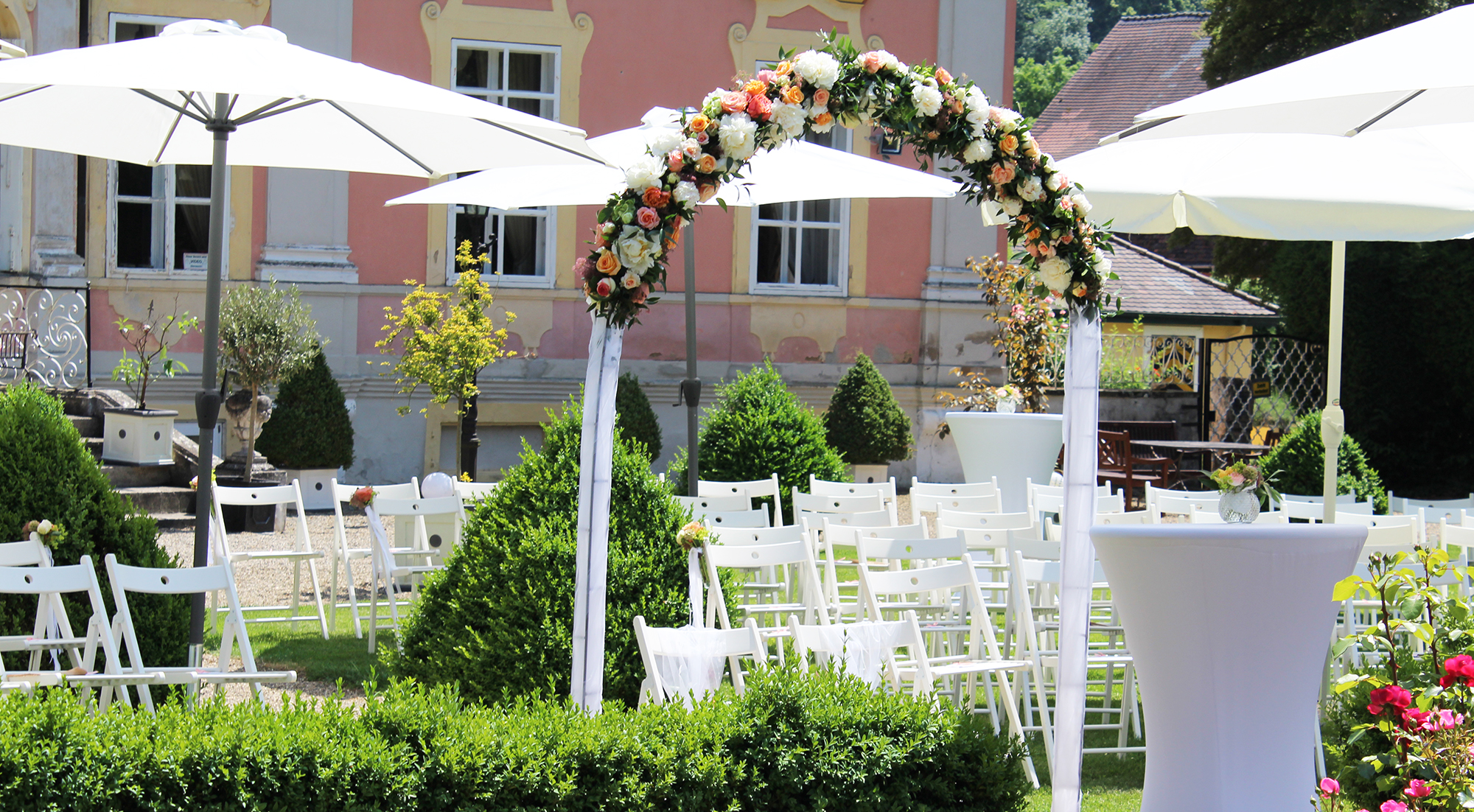 Hochzeit-Blumenarrangements-Dekoration-Blumenstrauss-2